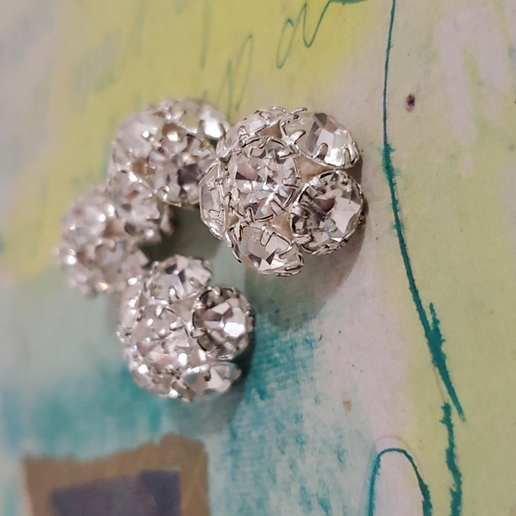 Set of 4 Buttons Domed clear rhinestones prong set VINTAGE Silvertone sparkle - Picture 2 of 6